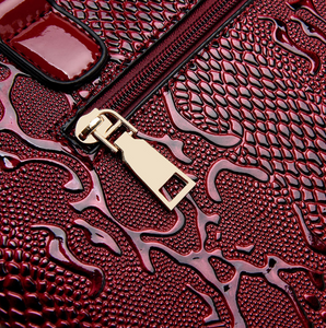 New Serpentine pattern bag (medium size)