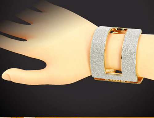 Curvy Zirconia cuffs
