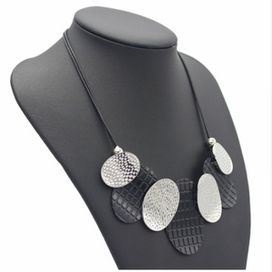 Round shield metal pendant necklace
